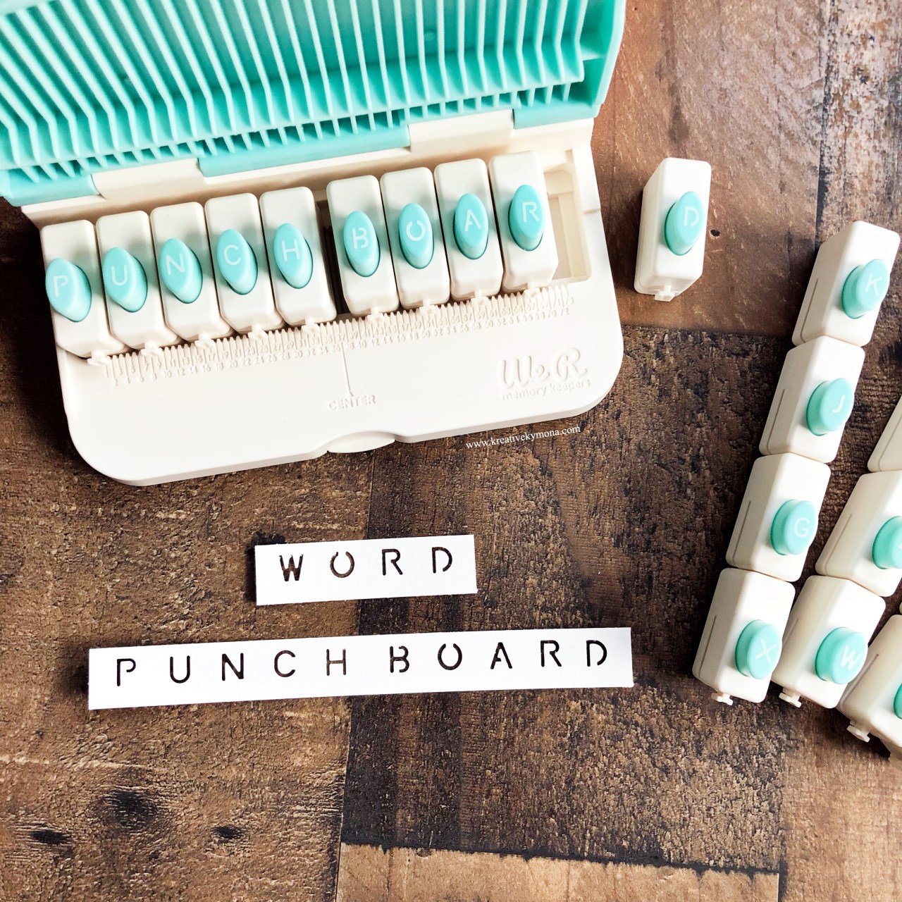 We R Memory Keepers • Word punch board kleine letters