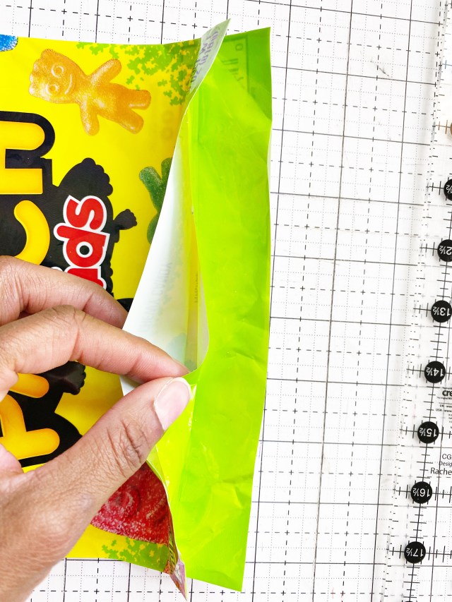 Candy Pouch 5: Cut the candy bag
